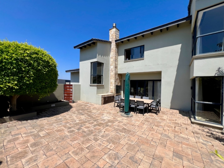 5 Bedroom Property for Sale in Oubaai Western Cape